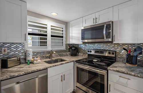 Belle Vista Condo | Private Beach Access | Balcony w/Beach + Pool View