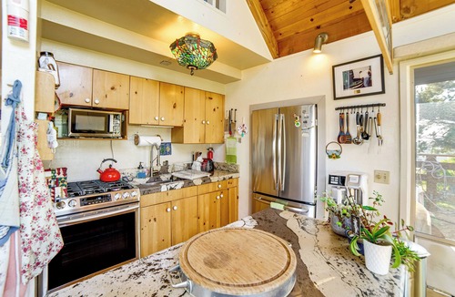 Manchester House | Private Beach Access: Pet-Friendly California Gem!