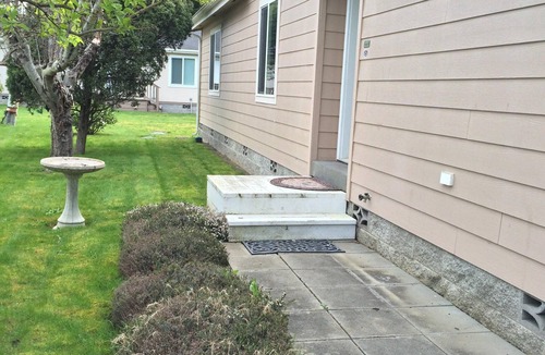 Port Angeles House | Private Beach Access, Clean, Comfortable Home between Sequim & Port Angeles