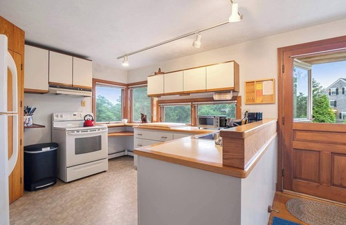 East Orleans House | Private Beach and Roof Top Deck!