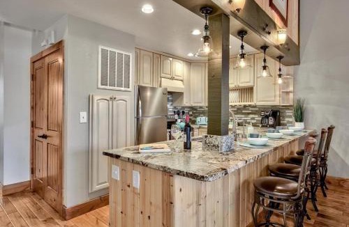 South Lake Tahoe House | Private beach, Close to ski, Resort Amenities!
