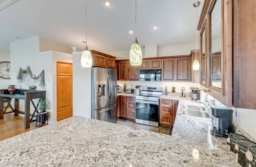 Florence House | Private Beach, Deck & Grill! Siuslaw River Getaway