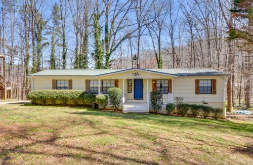 Gumlog House | Private Beach & Dock: Lake Hartwell Family Getaway