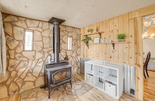 Hoyt House | Private Beach & Fishing Pond! Eufaula Family Cabin