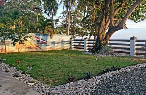 Bocacanasta House | Private Beach Front House in Bani