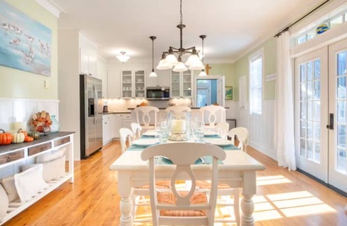 Nelscott House | Private Beach House* Hot Tub * Pool* Pets *EV