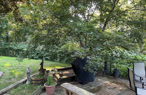 Baiting Hollow House | Private beach house - steps to Hamptons & wineries