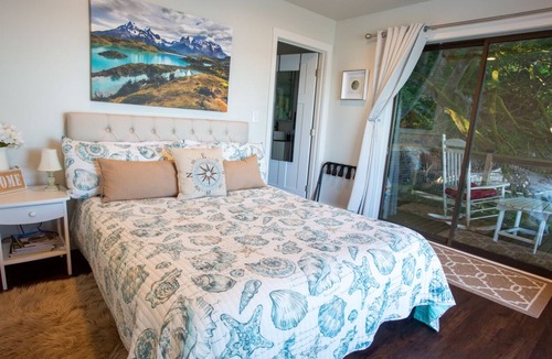 Federal Way House | Private Beach House on the Water