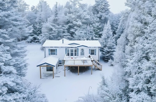 Machar House | Private Beach Lake Cottage!