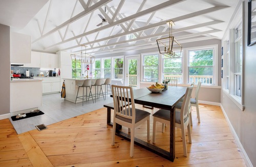 Barrington House | Private Beach Lake House! Kayaks, Sunset, Firepit