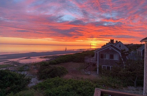 Dennis House | PRIVATE BEACH- MAYFLOWER/Bayview- 5 BR - Dennis!