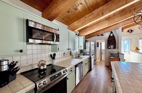 Talmont House | Private Beach Park, Sauna, Hot Tub, Dog & Family Friendly