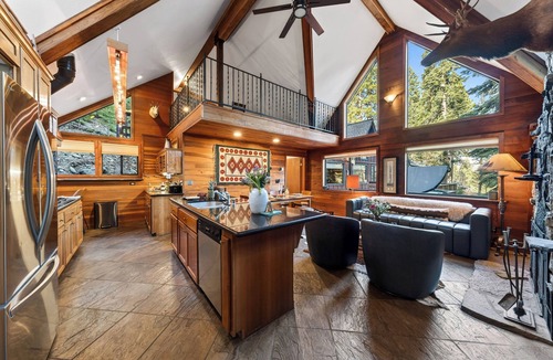 Ridgewood Cabin | Private Beach + Pier + Hot Tub | Carnelian Bay | Grand Elk Chalet