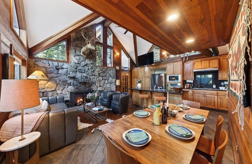 Ridgewood Cabin | Private Beach + Pier + Hot Tub | Carnelian Bay | Grand Elk Chalet