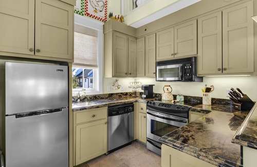 Rosemary Beach Cottage | PRIVATE BEACH/POOL ACCESS-Whimsical Getaway-Newly Refurbished-2 Bikes