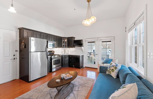 Elkhart Lake Condo | Private Beach, Pools & Full-Kitchen