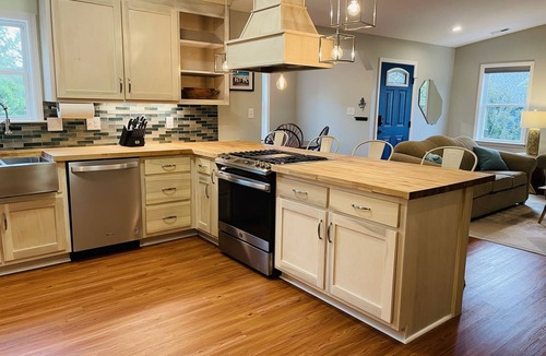 Emerald Isle House | Private Beach Retreat - Outdoor Living, Dog Friendly Yard, Hot Tub, Game Room