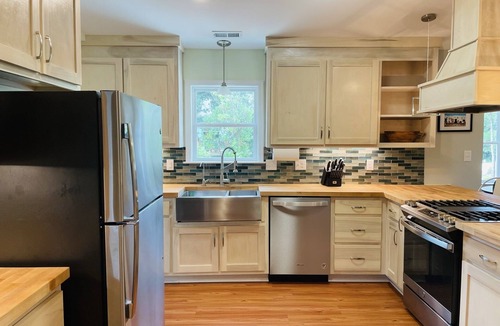 Emerald Isle House | Private Beach Retreat - Outdoor Living, Dog Friendly Yard, Hot Tub, Game Room