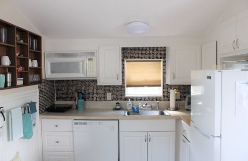 Jacksonville Beach Cottage | Private Beachy Guest Cottage!