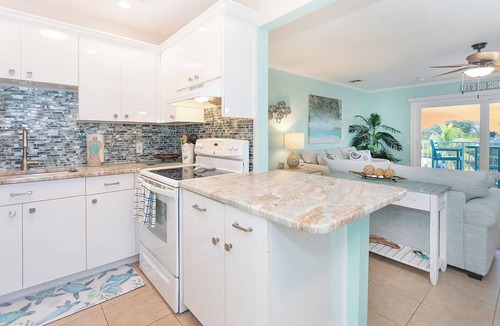 Key Colony Beach Condo | Private Beach Retreat! Luxurious Bedding, Relaxing Pool, Best Sunsets, Fast WiFi