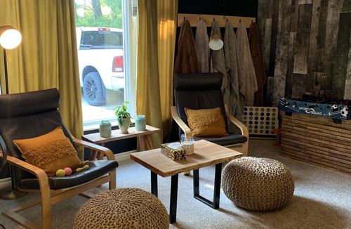 Port Franks Cottage | Private Beach! Year Round Secluded Forest Retreat in Port Franks. Hot Tub!