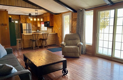 Manitoulin District Cottage | Private beachfront cottage on Manitoulin Island @Islandtime Cottage Rentals