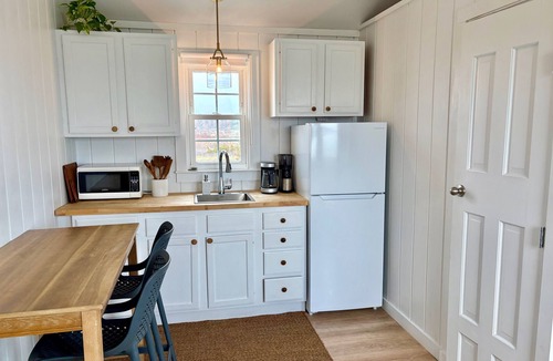 North Truro Cottage | Private Beachfront Cottage for 2—Spacious Deck on the Water, Breathtaking Views!