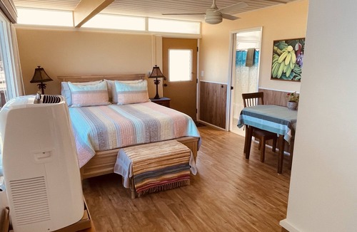 Kalama Tract Bed & Breakfast | PRIVATE BEACHFRONT RENTAL