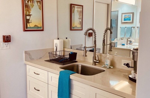 Kalama Tract Bed & Breakfast | PRIVATE BEACHFRONT RENTAL