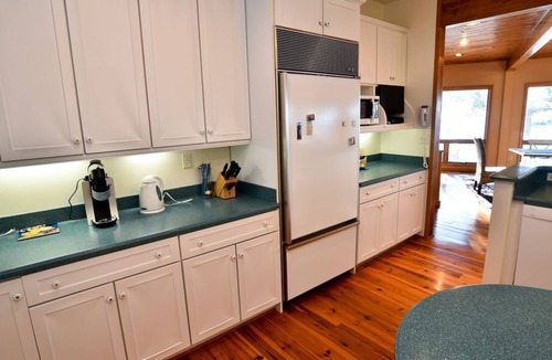 Bay Ridge House | Private Beachfront-Secluded Shoreline+Bay Views from almost every room