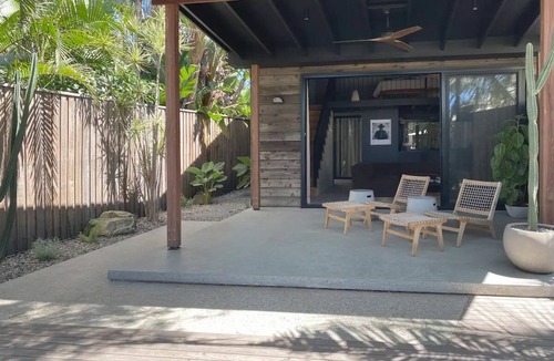 Suffolk Park Apartment | Private Beachside Luxe - Loft Studio Byron Bay with King Bed