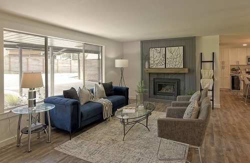 Boulevard Bluffs House | Private, beautifully updated rambler on 1/2 acre