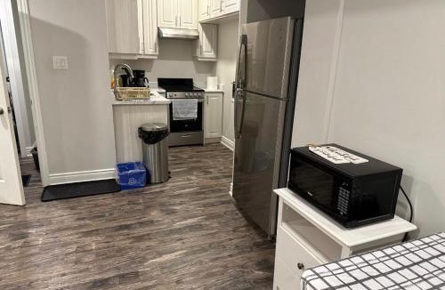 Oakville House | Private Bedroom in shared apartment - Females