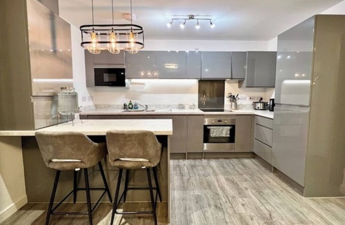 North West Apartment | Private Bedroom - Modern Flat - West End Glasgow