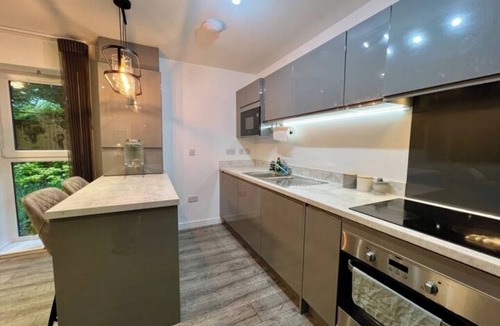 North West Apartment | Private Bedroom - Modern Flat - West End Glasgow