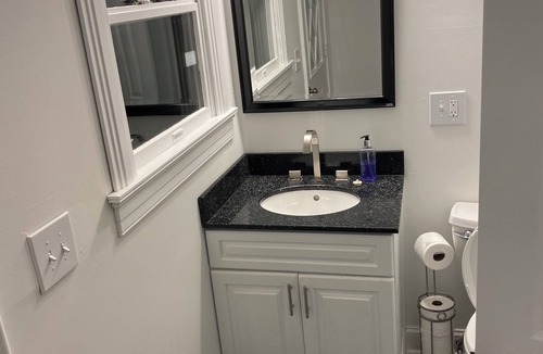 Ewing House | Private bedroom with bathroom-private entrance