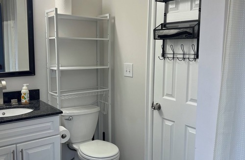 Ewing House | Private bedroom with bathroom-private entrance