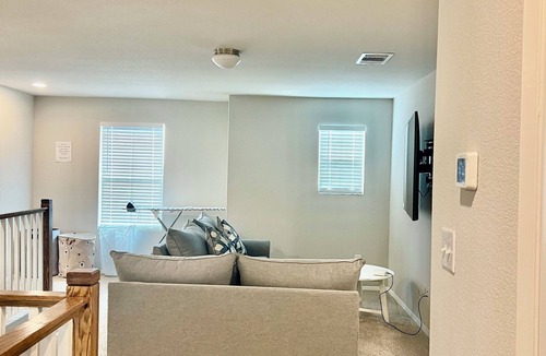 Elgin House | Private Bedroom with full shared bathroom in Elgin, Texas
