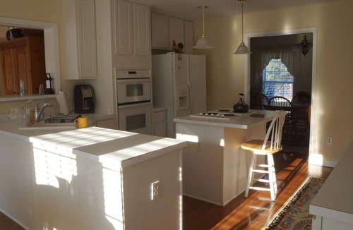 Lovingston House | Private Blue Ridge getaway with extra basement suite.