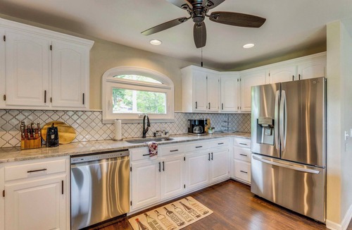Hayesville House | Private Boat Dock & Grill: Lake Chatuge Getaway!