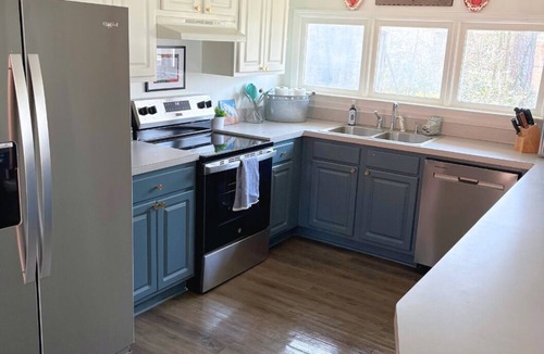 Cordele House | Private Boat Ramp | Large Dock | 2 Ensuite Baths