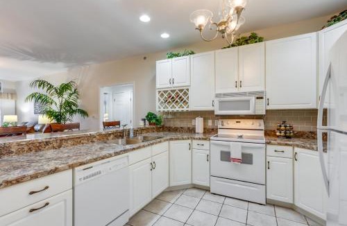Osage Beach House | Private Boat Slip: Family-Friendly Lazy Days Condo