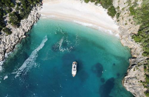 Punat Boat Rental | Private Bootstouren Motoryacht