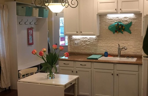 Grand Prairie Apartment | Private bungalow in DFW