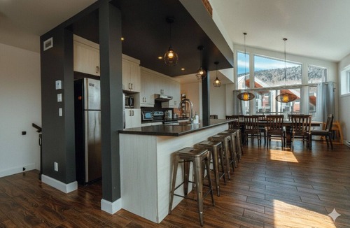 Stoneham-et-Tewkesbury Ski Chalet | Private spa and billiards Stoneham 12 pers CITQ: 287674