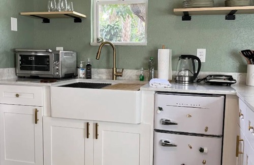 Lake Worth Cabin | Private Cabana near West Palm and Lake Worth