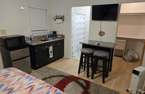 Clinton Apartment | Private Cabin 1 bed and 1 bath