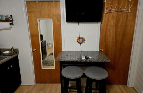 Clinton Apartment | Private Cabin 1 bed and 1 bath