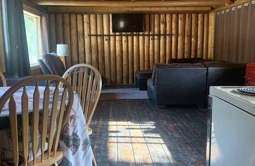 Four Range Cabin | Private cabin bordering national forest