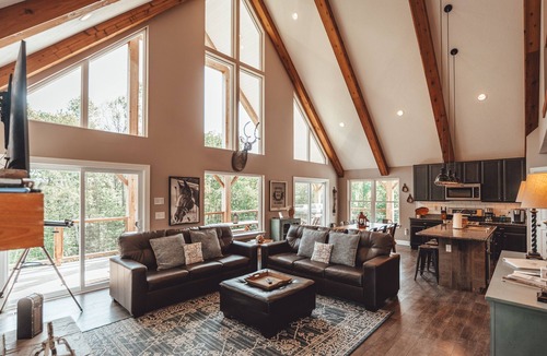 Rockbridge Cabin | Private Cabin | Hot Tub, Trails, FirePit, Wifi